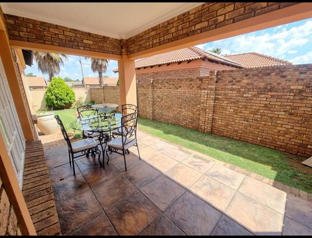 3 BEDROOM TOWNHOUSE FOR SALE IN KOOKRUS